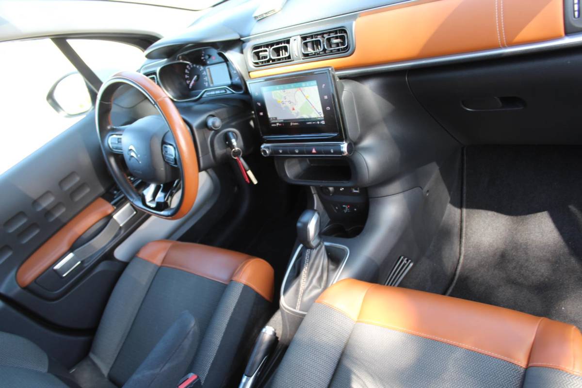Citroën C3 Citroen C3 1.2 PureTech S&S Shine NAP automaat camera clima