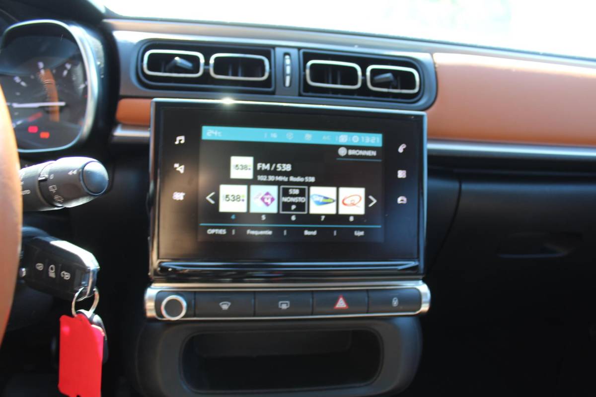 Citroën C3 Citroen C3 1.2 PureTech S&S Shine NAP automaat camera clima