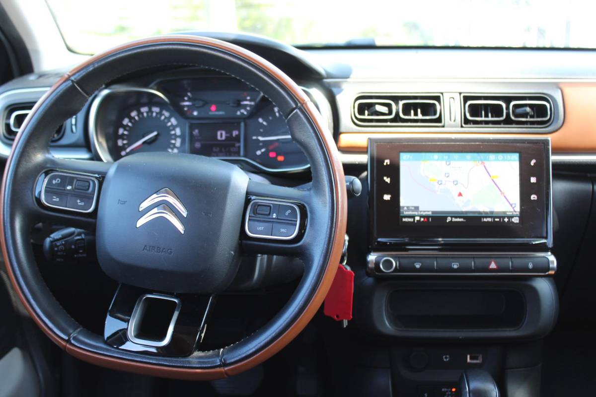 Citroën C3 Citroen C3 1.2 PureTech S&S Shine NAP automaat camera clima