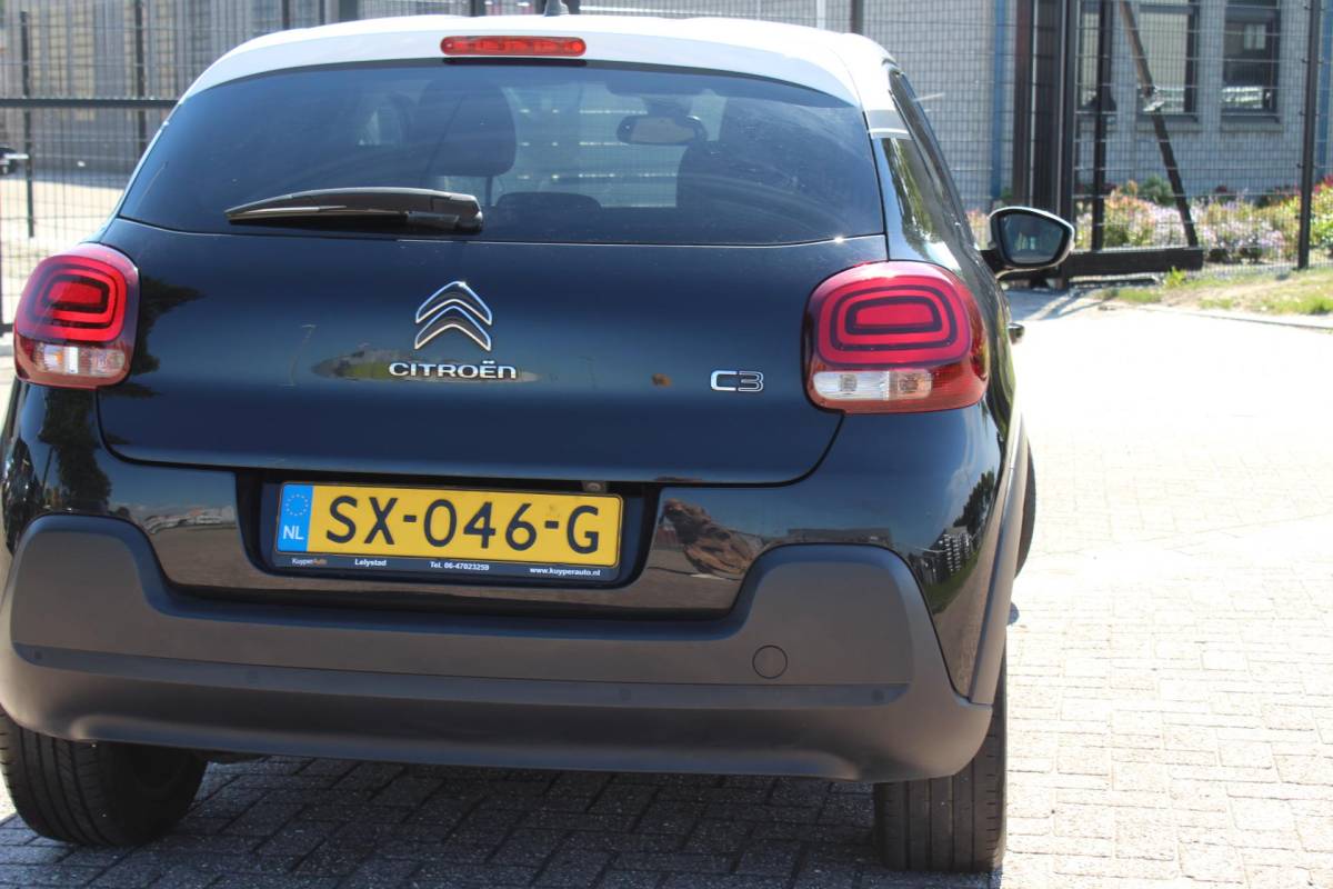 Citroën C3 Citroen C3 1.2 PureTech S&S Shine NAP automaat camera clima