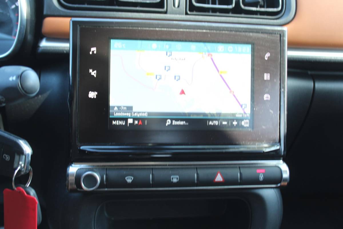 Citroën C3 Citroen C3 1.2 PureTech S&S Shine NAP automaat camera clima