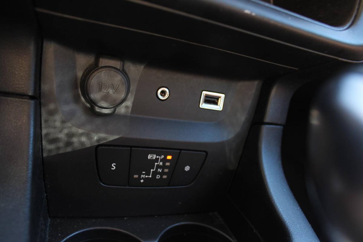 Citroën C3 Citroen C3 1.2 PureTech S&S Shine NAP automaat camera clima