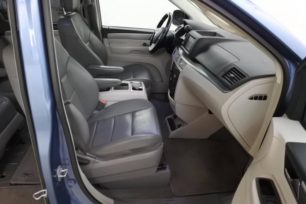 Volkswagen  Volkswagen Routan 3.6 V6 SEL Stow 3e zitrij