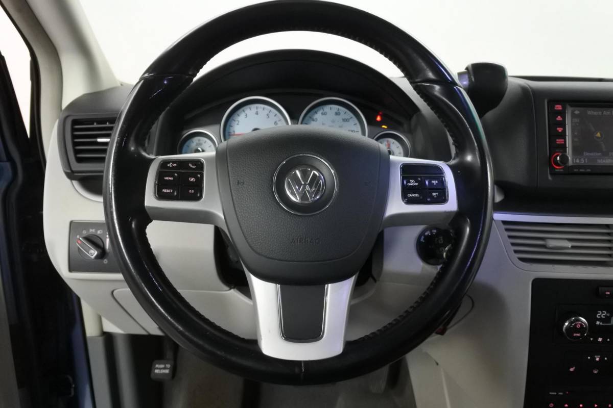 Volkswagen  Volkswagen Routan 3.6 V6 SEL Stow 3e zitrij