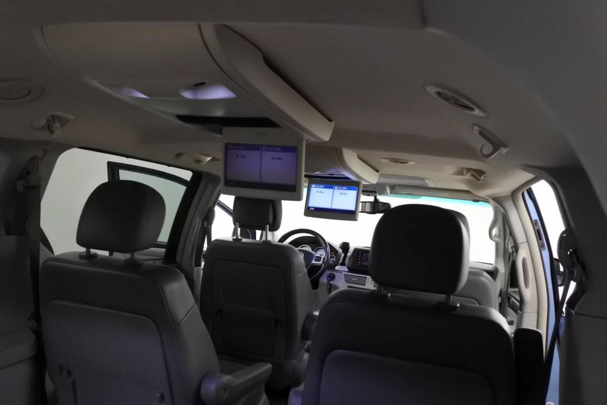 Volkswagen  Volkswagen Routan 3.6 V6 SEL Stow 3e zitrij
