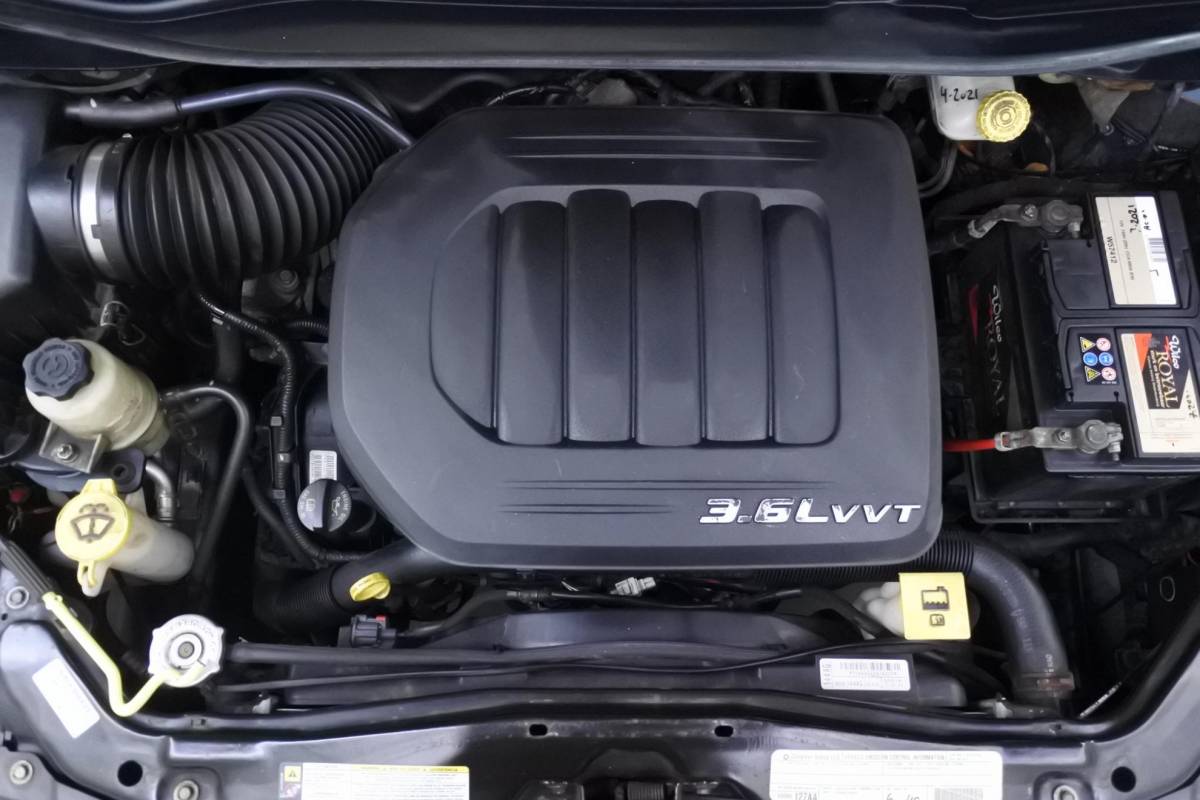 Volkswagen  Volkswagen Routan 3.6 V6 SEL Stow 3e zitrij