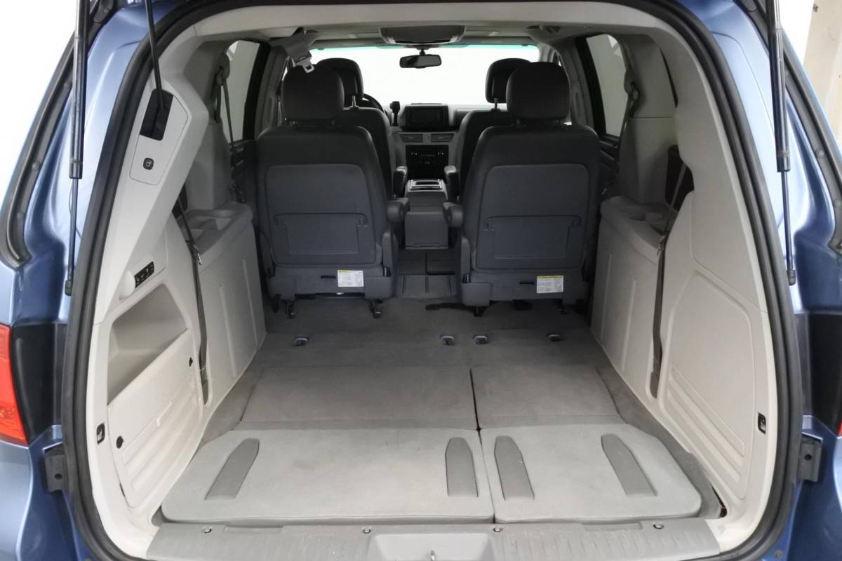 Volkswagen  Volkswagen Routan 3.6 V6 SEL Stow 3e zitrij