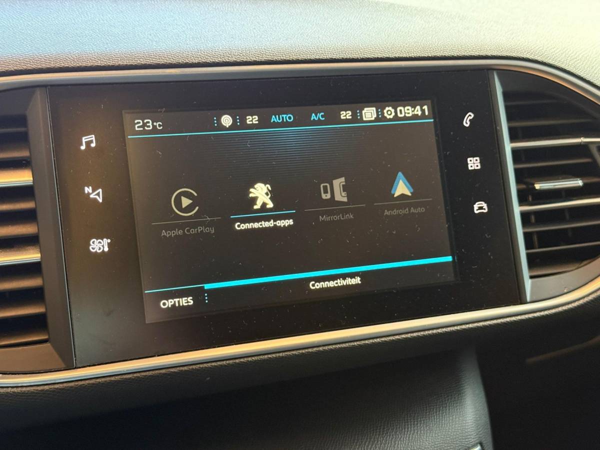 Peugeot 308 Peugeot 308 SW 1.2 PureTech BLUE LEASE EXECUTIVE/CLIMA AIRCO/NAVIGATIE/ISOFIX/LM-VELG/PANORAMADAK/APPLE CARPLAY/CRUISECONROL/TREKH