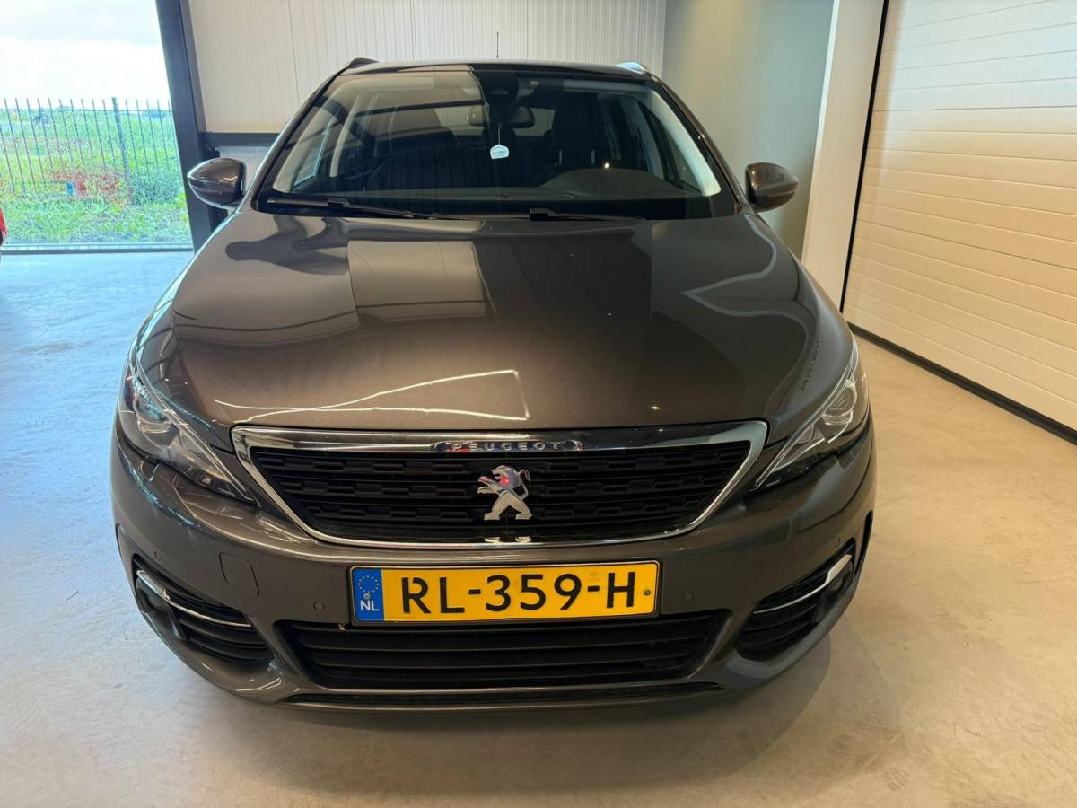 Peugeot 308 Peugeot 308 SW 1.2 PureTech BLUE LEASE EXECUTIVE/CLIMA AIRCO/NAVIGATIE/ISOFIX/LM-VELG/PANORAMADAK/APPLE CARPLAY/CRUISECONROL/TREKH