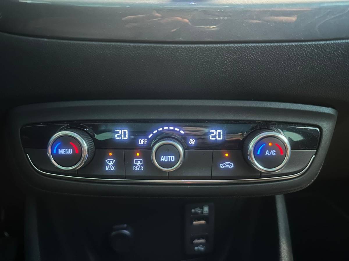 Opel Crossland Opel Crossland 1.2 Turbo LEVEL 3-uitv|CLIMA AIRCO|NAVIGATIE|CRUISECONTROL|LM-VELG|APPLECARPLAY|LANE ASSIST|1eEIGENAAR|17.176 kmNAP