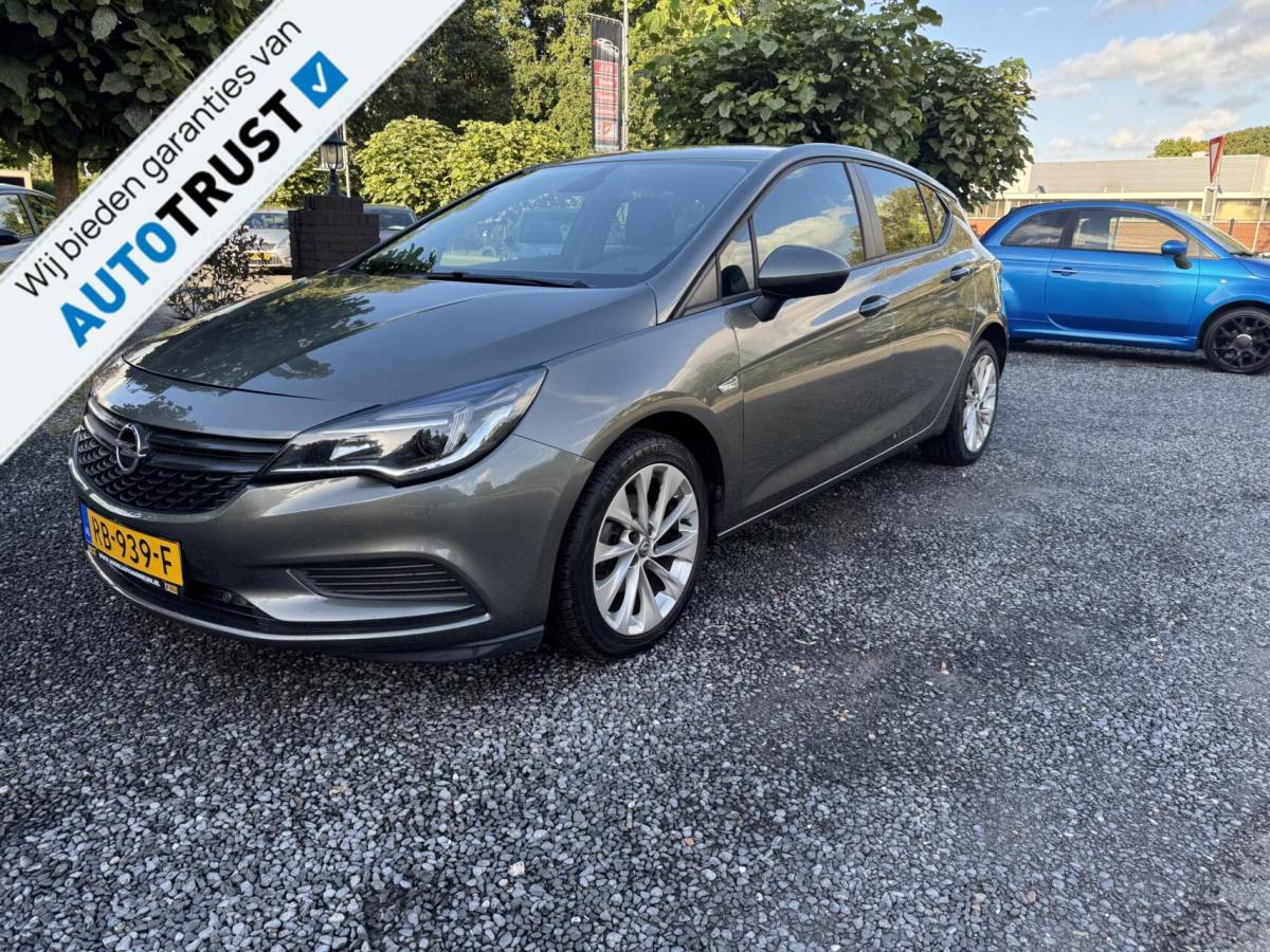 Opel Astra Opel Astra  Online Edition 106021 km 5 d apple car play cruise