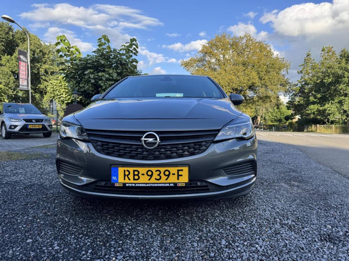 Opel Astra Opel Astra  Online Edition 106021 km 5 d apple car play cruise