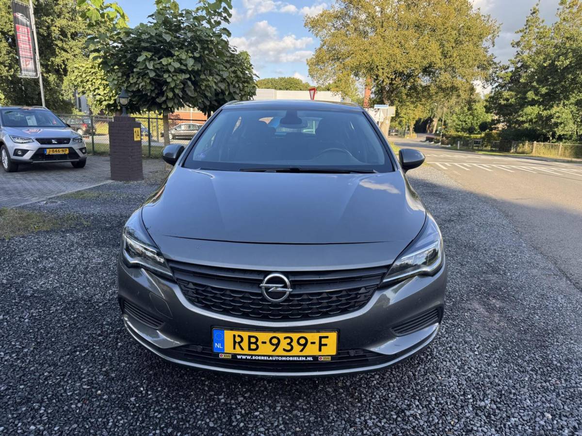 Opel Astra Opel Astra  Online Edition 106021 km 5 d apple car play cruise