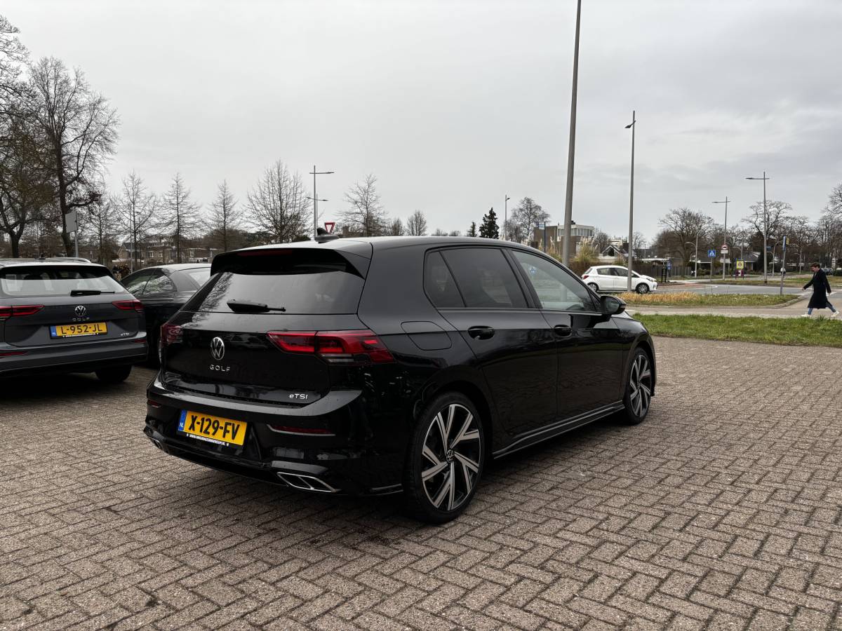 Volkswagen Golf Volkswagen Golf 1.5 eTSI R-Line Lmv Adcruise Pdc Applecarplay Navi Acamera Automaat Nap