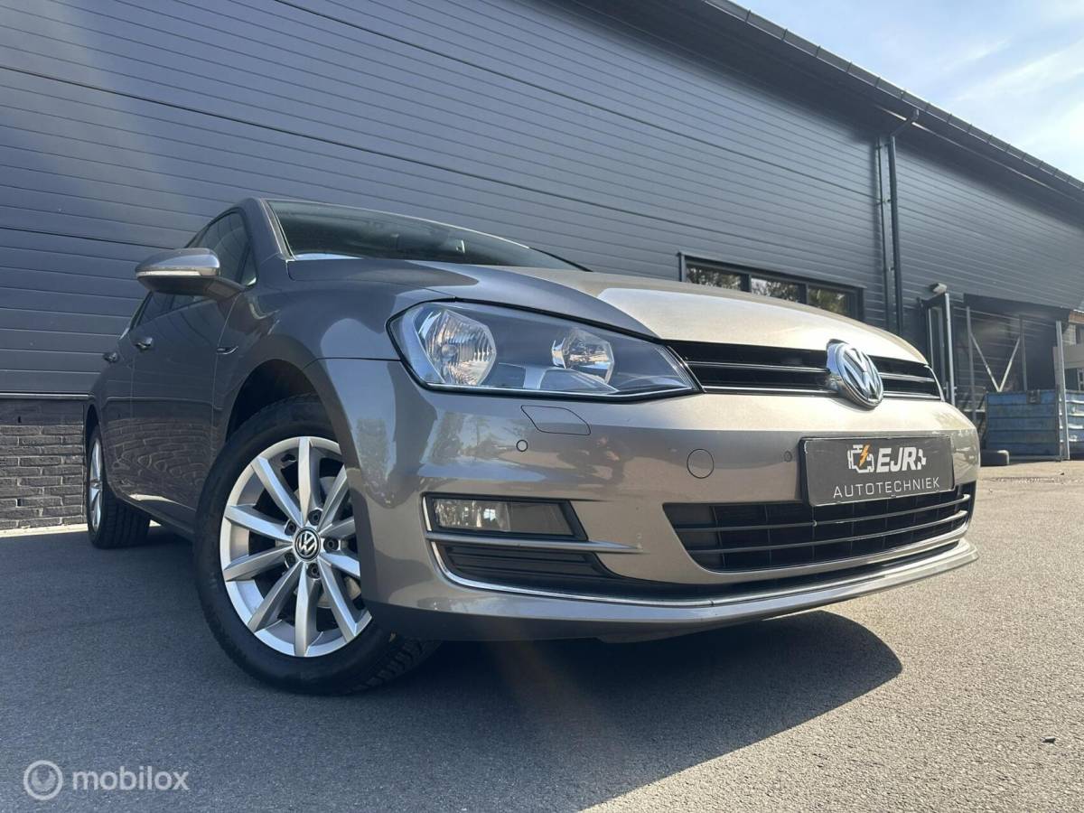 Volkswagen Golf Volkswagen Golf 1.2 TSI DSG Lounge Edition CLIMA*CRUISE*PDC*