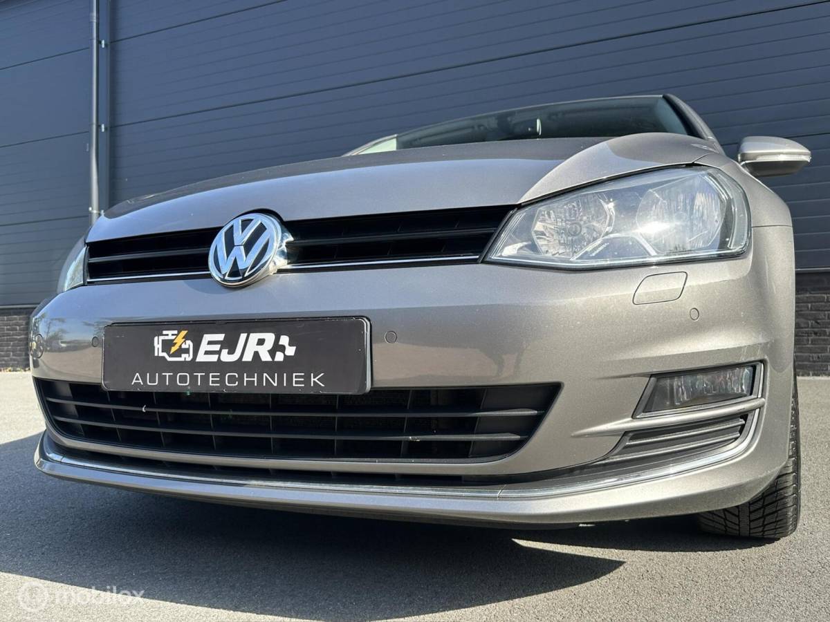 Volkswagen Golf Volkswagen Golf 1.2 TSI DSG Lounge Edition CLIMA*CRUISE*PDC*