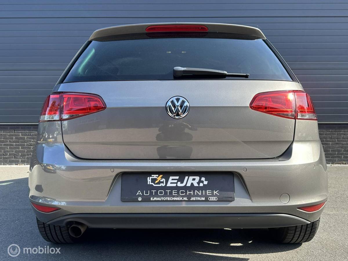 Volkswagen Golf Volkswagen Golf 1.2 TSI DSG Lounge Edition CLIMA*CRUISE*PDC*