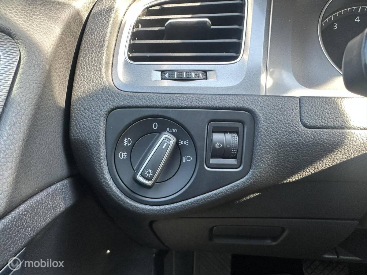 Volkswagen Golf Volkswagen Golf 1.2 TSI DSG Lounge Edition CLIMA*CRUISE*PDC*