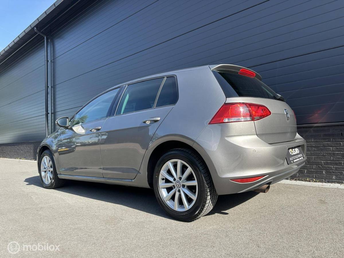 Volkswagen Golf Volkswagen Golf 1.2 TSI DSG Lounge Edition CLIMA*CRUISE*PDC*