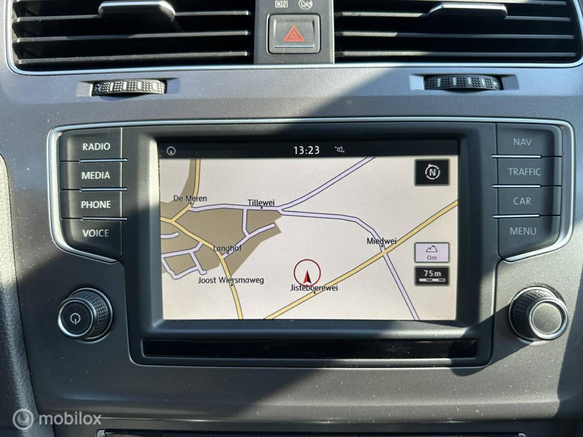 Volkswagen Golf Volkswagen Golf 1.2 TSI DSG Lounge Edition CLIMA*CRUISE*PDC*