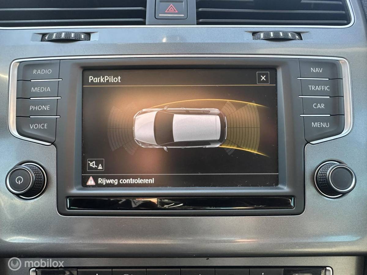 Volkswagen Golf Volkswagen Golf 1.2 TSI DSG Lounge Edition CLIMA*CRUISE*PDC*