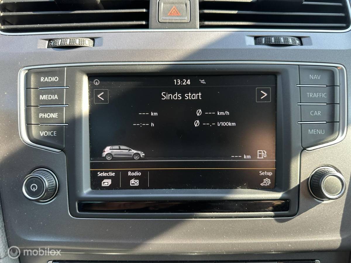 Volkswagen Golf Volkswagen Golf 1.2 TSI DSG Lounge Edition CLIMA*CRUISE*PDC*