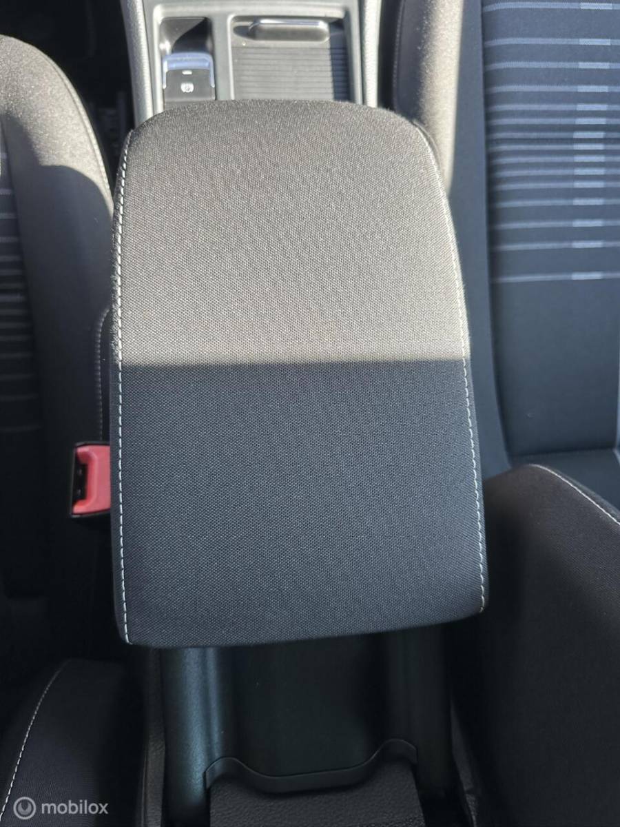 Volkswagen Golf Volkswagen Golf 1.2 TSI DSG Lounge Edition CLIMA*CRUISE*PDC*