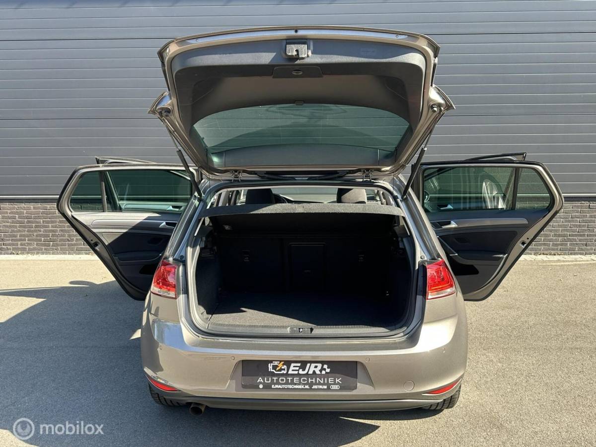 Volkswagen Golf Volkswagen Golf 1.2 TSI DSG Lounge Edition CLIMA*CRUISE*PDC*