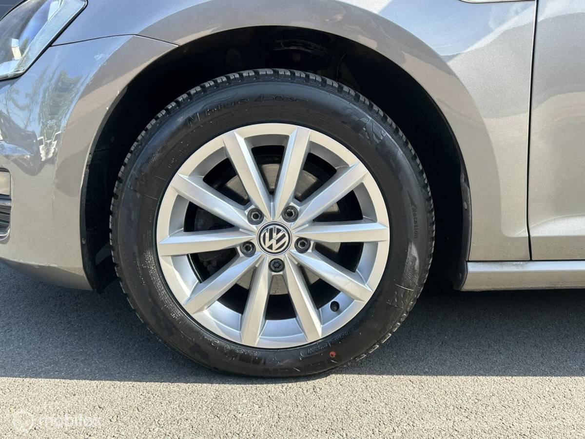 Volkswagen Golf Volkswagen Golf 1.2 TSI DSG Lounge Edition CLIMA*CRUISE*PDC*