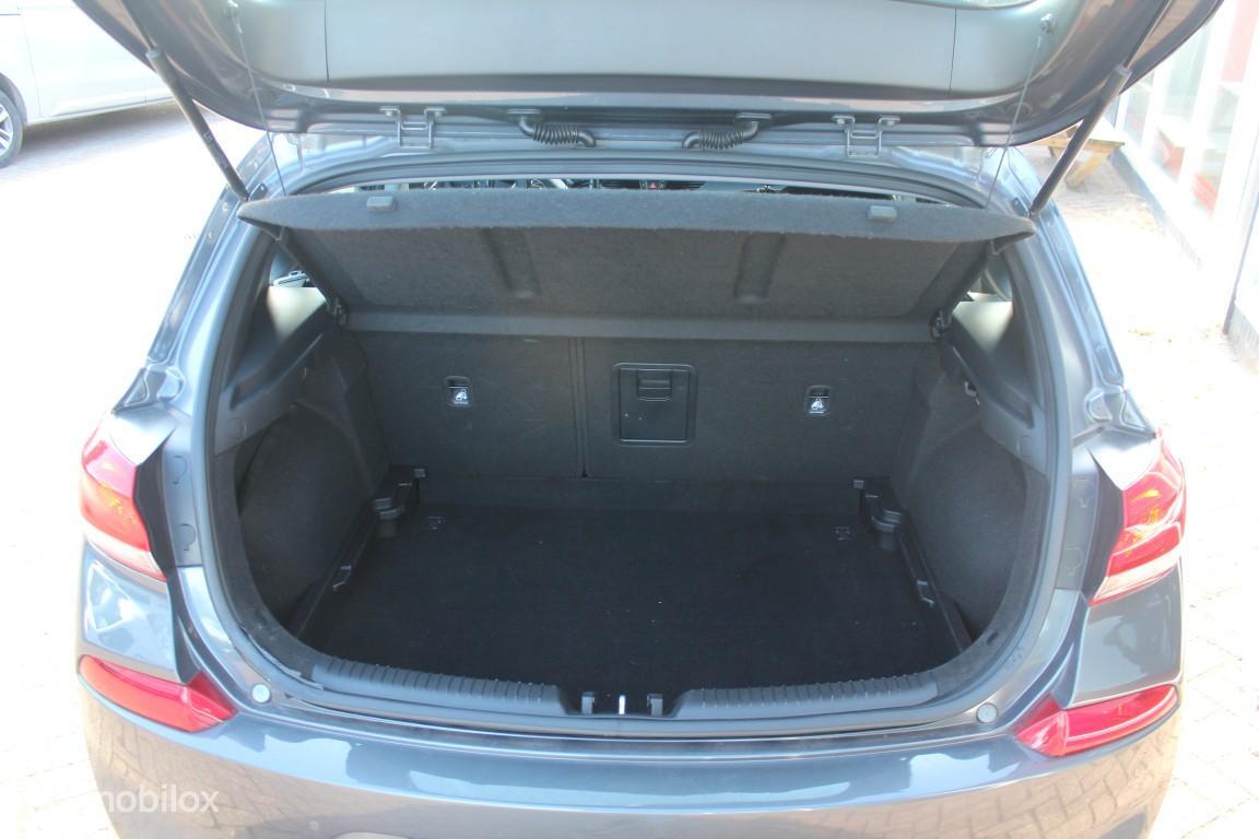 Hyundai i30 Hyundai i30 1.0 T-GDI Clima/Cruise/Stoel-Stuurverwarm/Lane-Assist