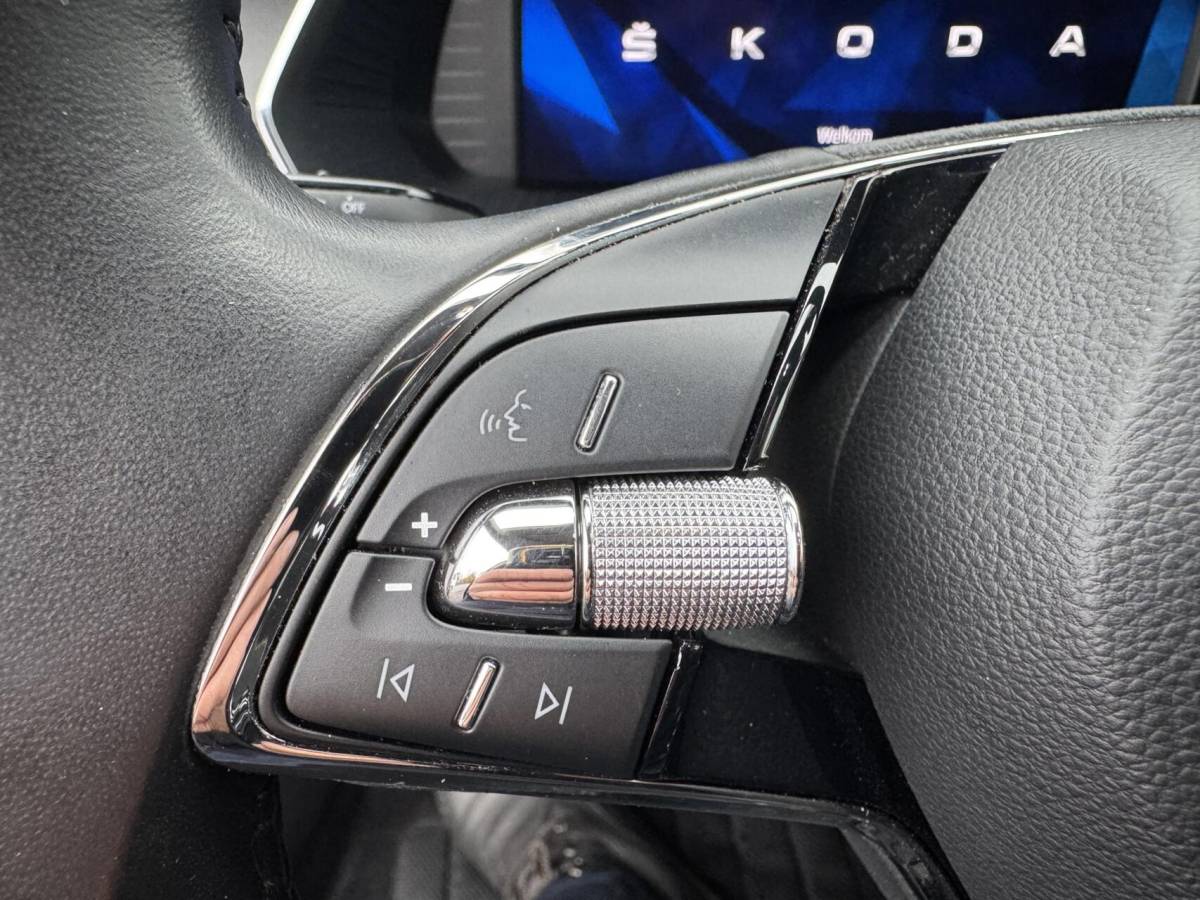 Škoda Octavia Skoda Octavia Combi 1.0 TSI Business Edition CARPLAY ANDROID