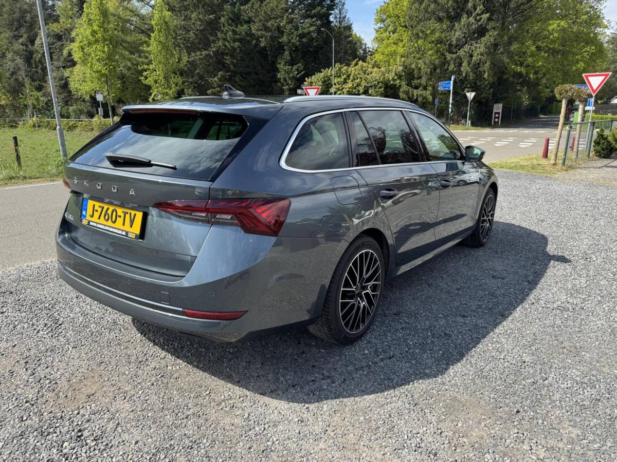 Škoda Octavia Skoda Octavia Combi 1.0 TSI Business Edition CARPLAY ANDROID
