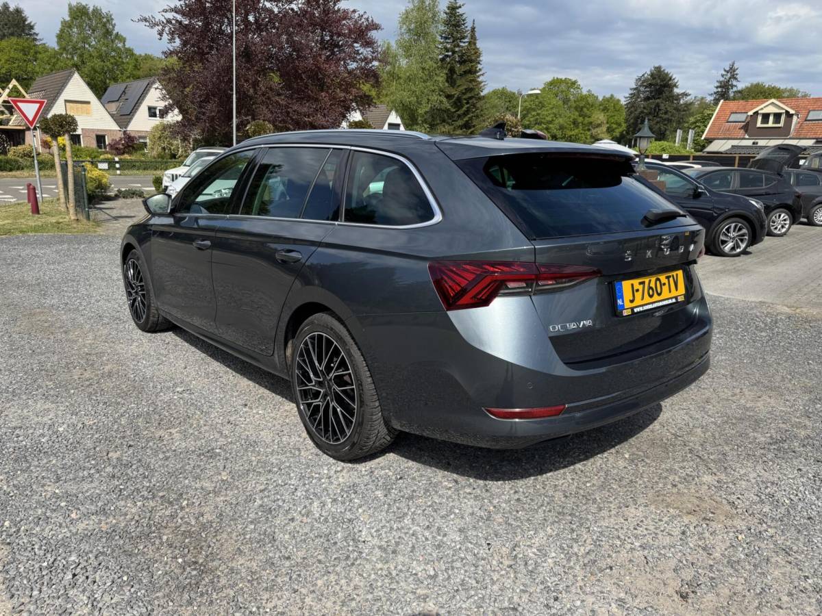 Škoda Octavia Skoda Octavia Combi 1.0 TSI Business Edition CARPLAY ANDROID