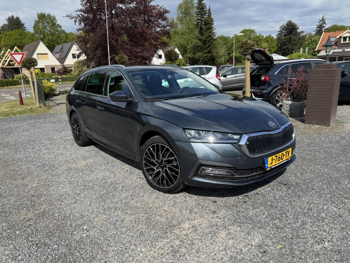 Škoda Octavia Skoda Octavia Combi 1.0 TSI Business Edition CARPLAY ANDROID