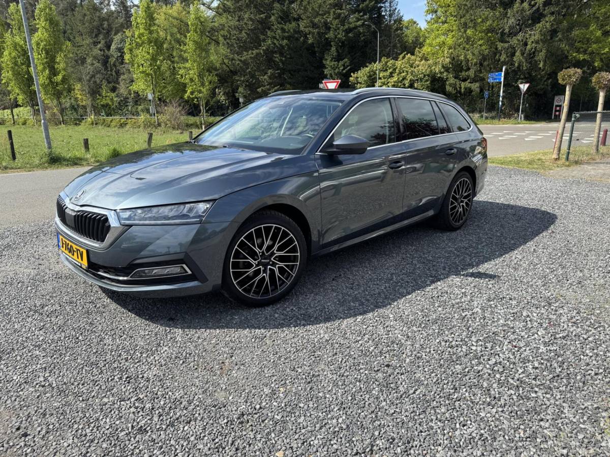 Škoda Octavia Skoda Octavia Combi 1.0 TSI Business Edition CARPLAY ANDROID