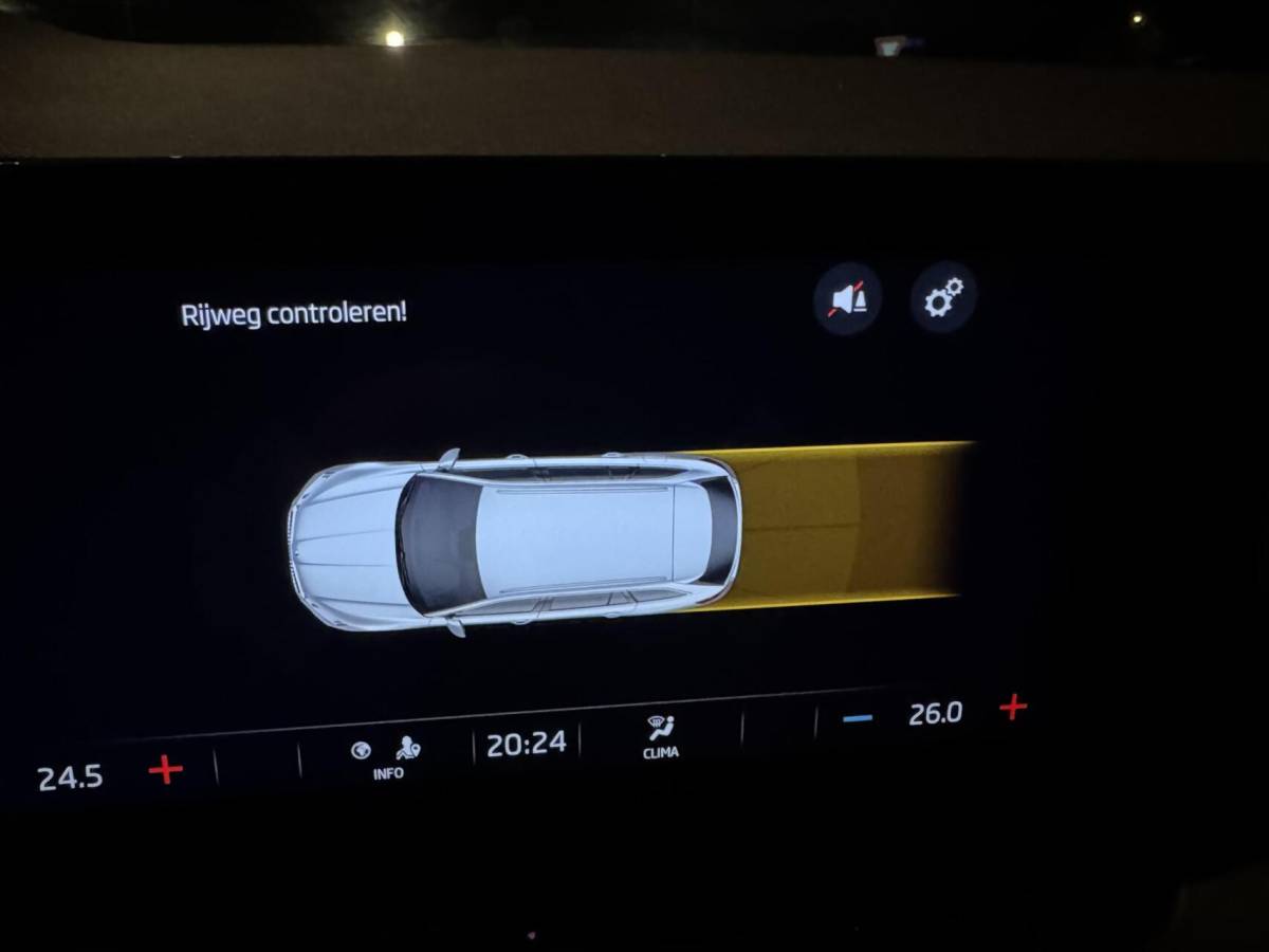 Škoda Octavia Skoda Octavia Combi 1.0 TSI Business Edition CARPLAY ANDROID