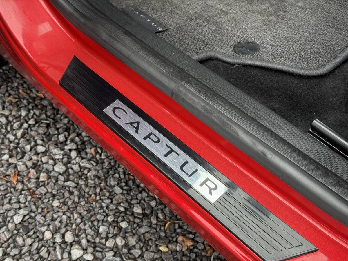Renault Captur Renault Captur 1.2 TCe Xmod 1e Eigenaar,Trekhaak,Camera,Navi,Stoelverw,Keyless,Halfleder,Lm velgen,120pk,Automaat,Pdc,Apk tot 03-2027