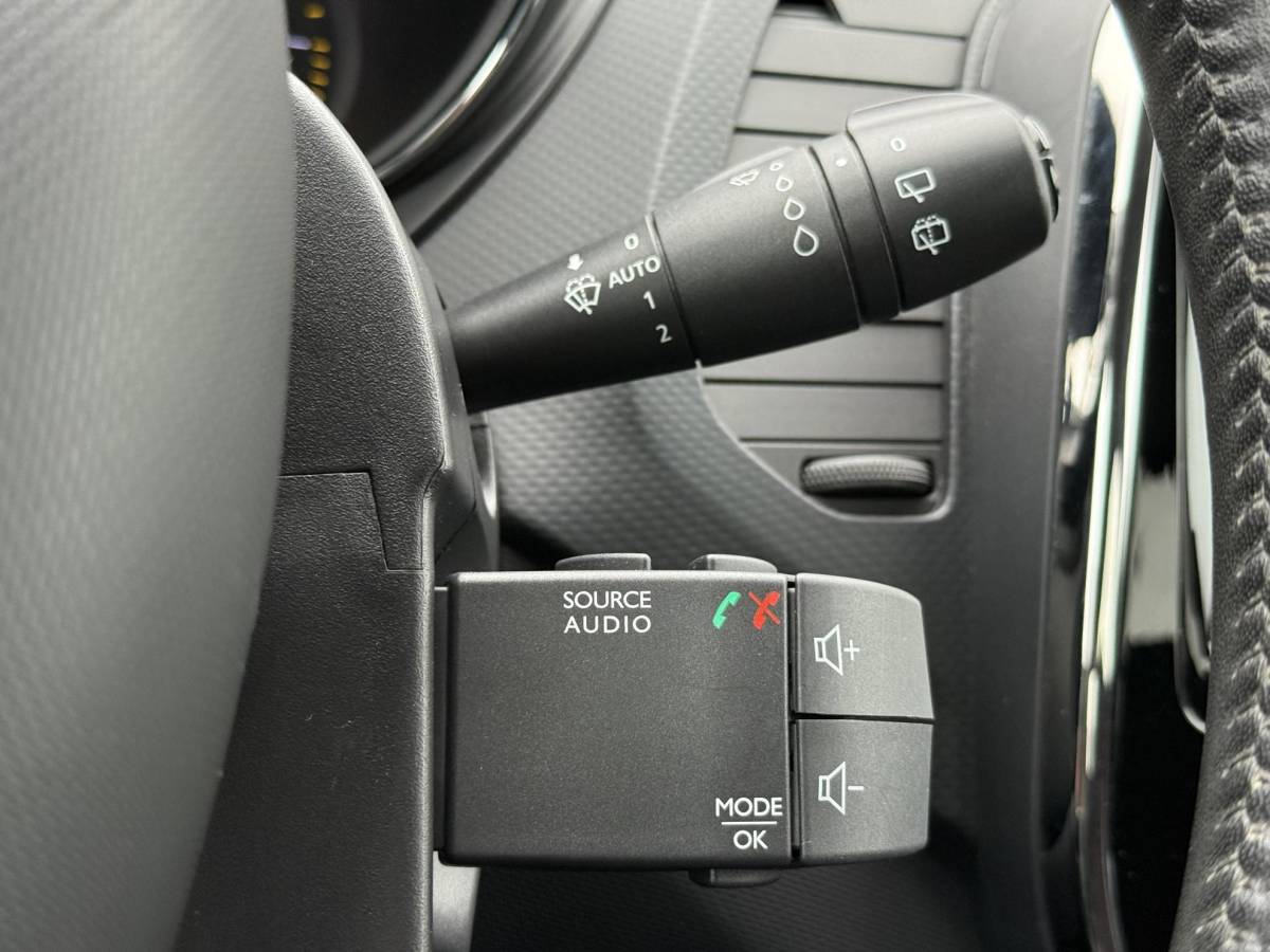 Renault Captur Renault Captur 1.2 TCe Xmod 1e Eigenaar,Trekhaak,Camera,Navi,Stoelverw,Keyless,Halfleder,Lm velgen,120pk,Automaat,Pdc,Apk tot 03-2027