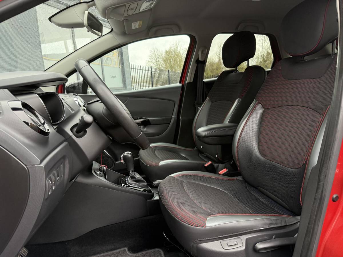 Renault Captur Renault Captur 1.2 TCe Xmod 1e Eigenaar,Trekhaak,Camera,Navi,Stoelverw,Keyless,Halfleder,Lm velgen,120pk,Automaat,Pdc,Apk tot 03-2027