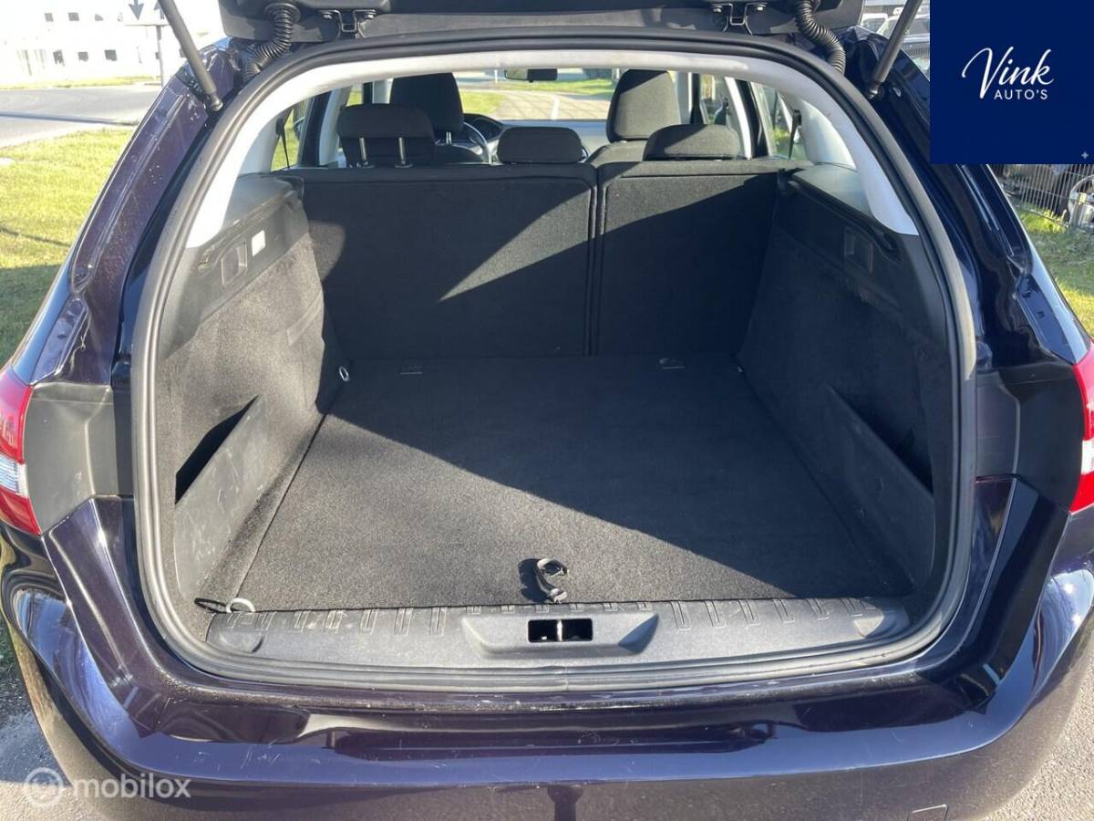 Peugeot 308 Peugeot 308 SW 1.2 e-THP Active | Navigatie | Trekhaak | Cruise Control