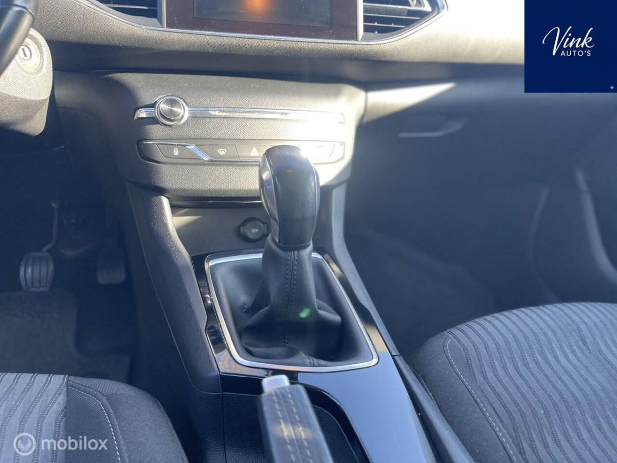 Peugeot 308 Peugeot 308 SW 1.2 e-THP Active | Navigatie | Trekhaak | Cruise Control