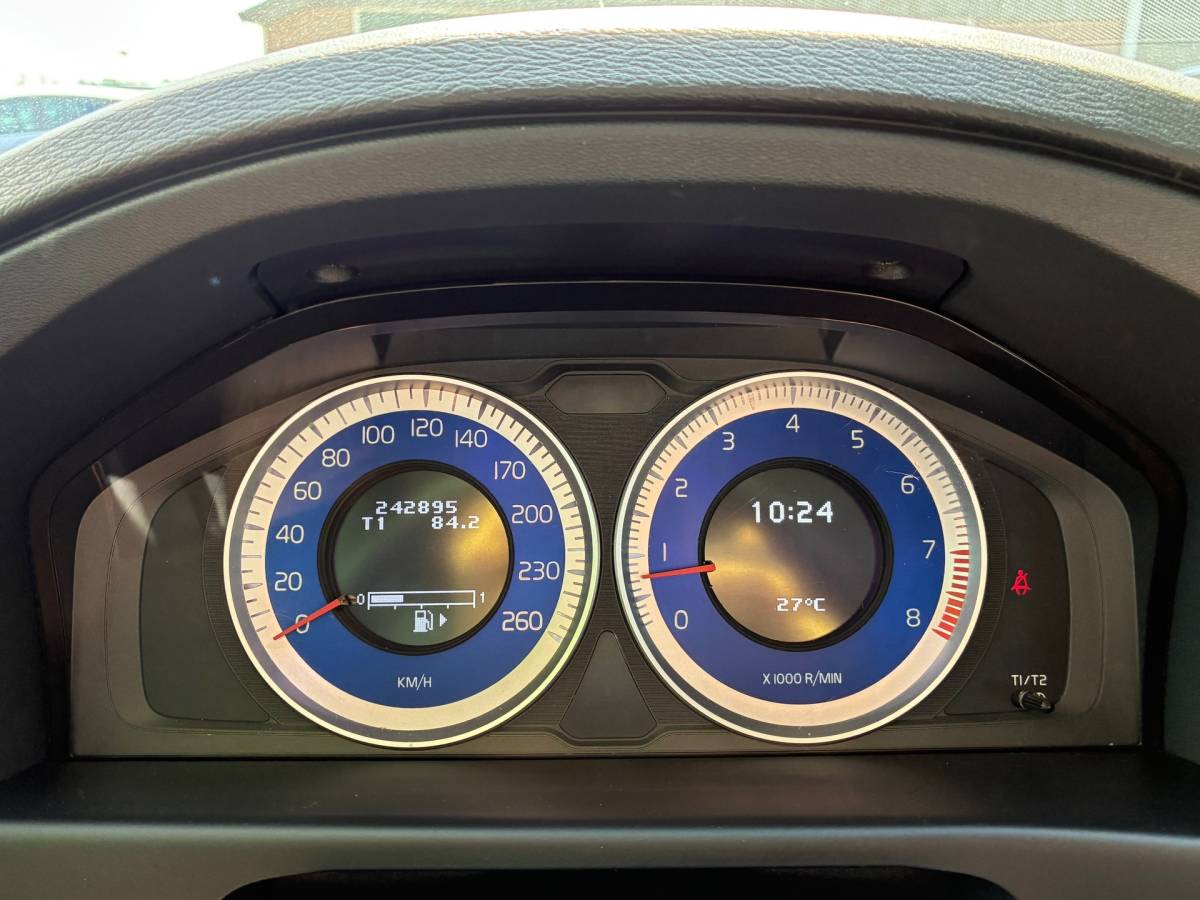 Volvo V70 Volvo V70 2.5T Summum | R-Design + Clima + Cruise + Leder nu € 10.975,-!!!