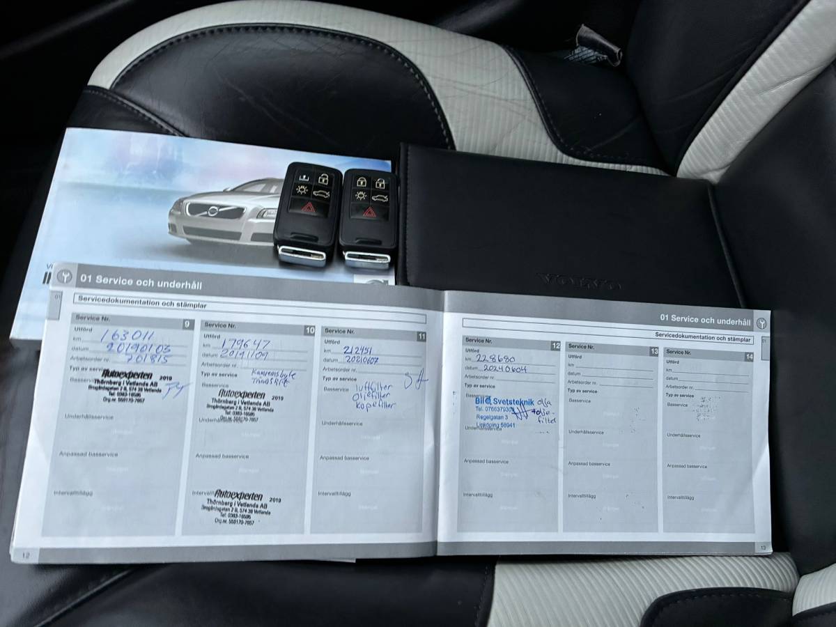 Volvo V70 Volvo V70 2.5T Summum | R-Design + Clima + Cruise + Leder nu € 10.975,-!!!