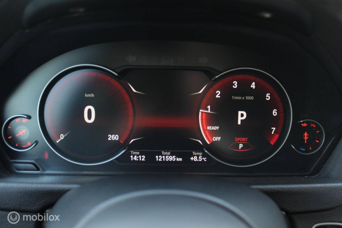 BMW 3 Serie BMW 3-serie Touring 318i M Sport Panodak/Leder/Led/Trekhaak/NAP