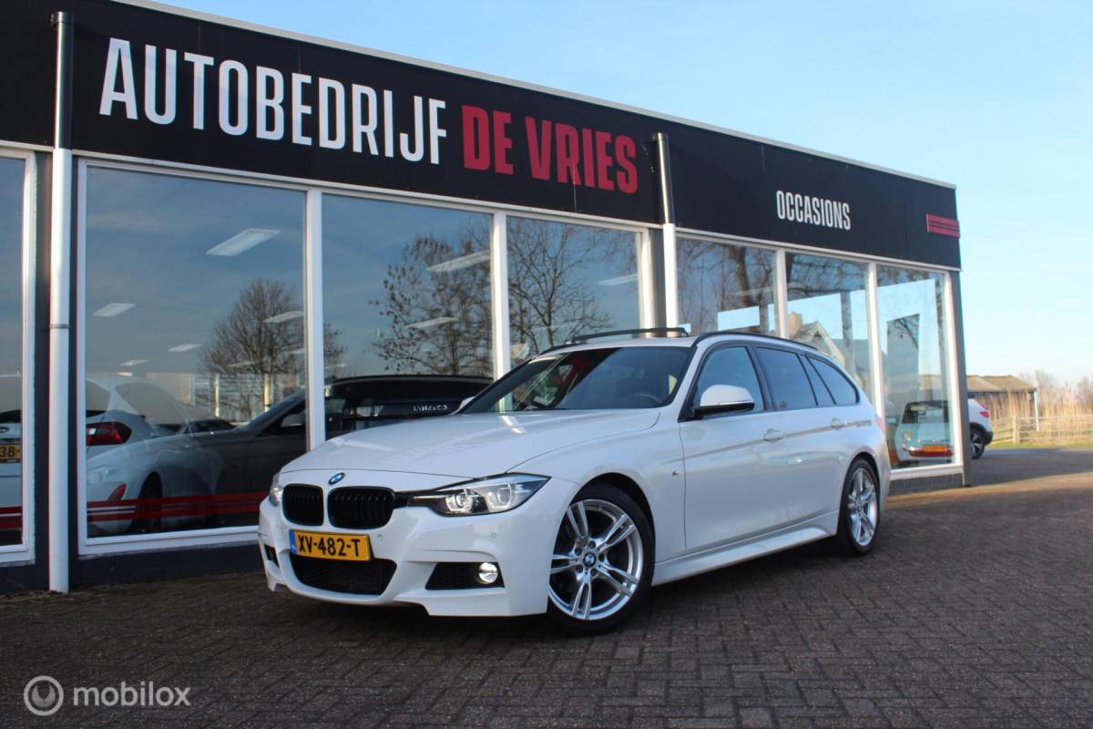 BMW 3 Serie BMW 3-serie Touring 318i M Sport Panodak/Leder/Led/Trekhaak/NAP