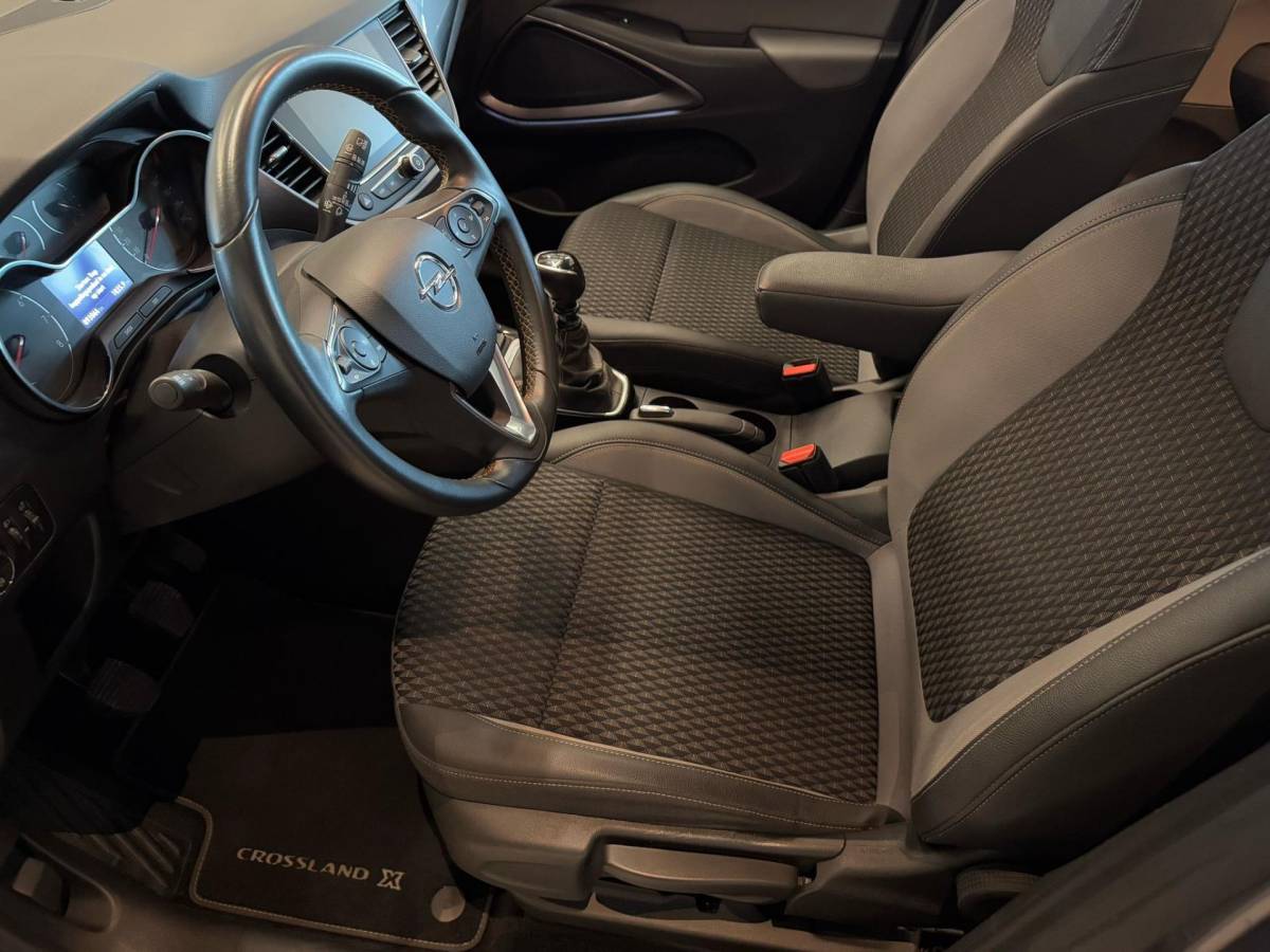 Opel Crossland X Opel Crossland X 1.2 TURBO ONLINE EDITION|CLIMA AIRCO|NAVIGATIE|LM-VELG|CRUISE CONTROL|ISOFIX|2eEIGENAAR|98.732 km NAP|nwe D-RIEM!