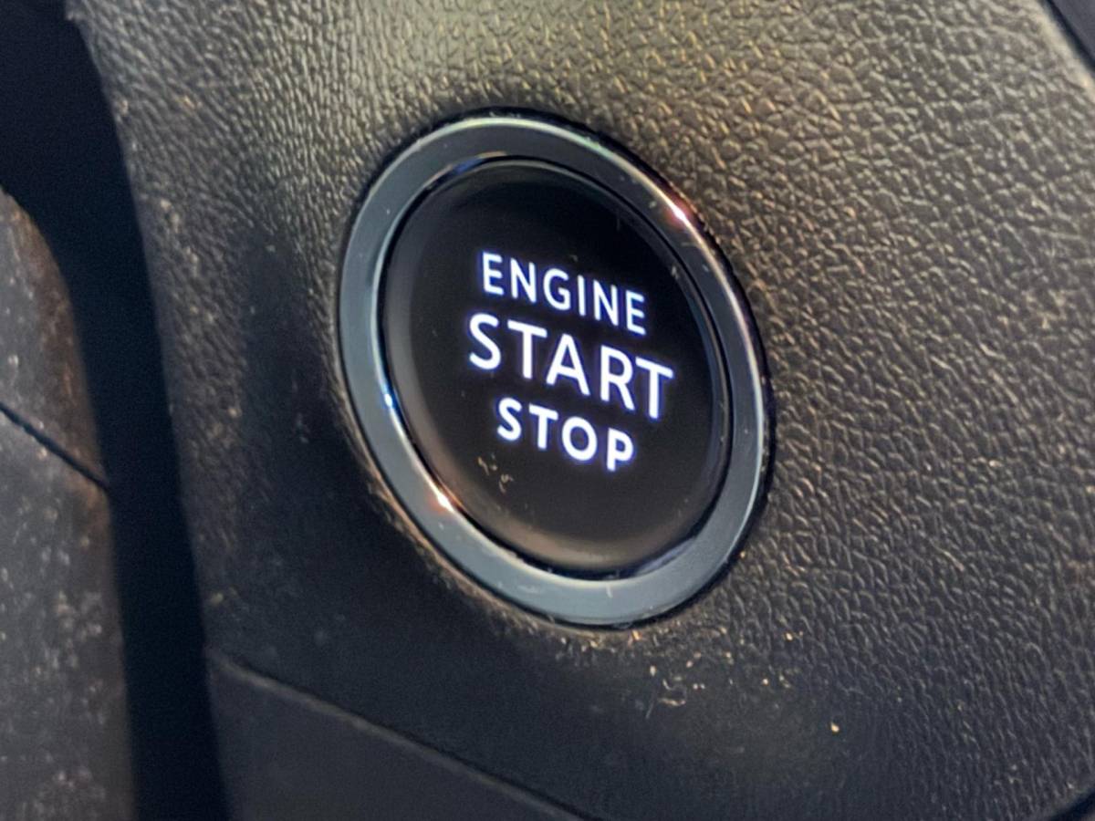 Opel Crossland X Opel Crossland X 1.2 TURBO ONLINE EDITION|CLIMA AIRCO|NAVIGATIE|LM-VELG|CRUISE CONTROL|ISOFIX|2eEIGENAAR|98.732 km NAP|nwe D-RIEM!