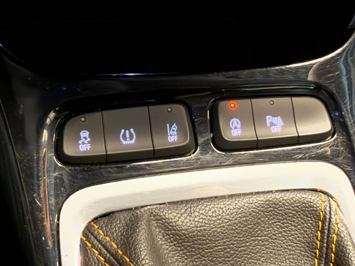 Opel Crossland X Opel Crossland X 1.2 TURBO ONLINE EDITION|CLIMA AIRCO|NAVIGATIE|LM-VELG|CRUISE CONTROL|ISOFIX|2eEIGENAAR|98.732 km NAP|nwe D-RIEM!