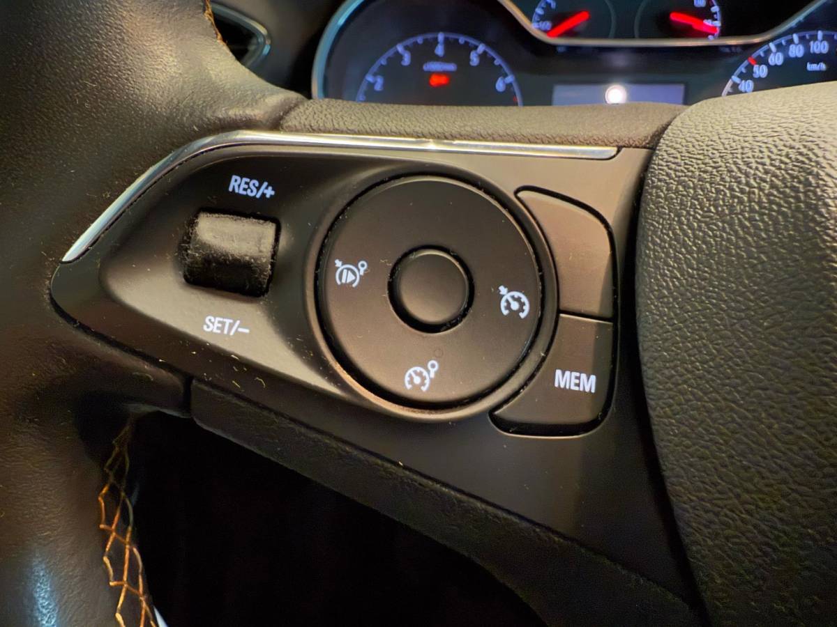 Opel Crossland X Opel Crossland X 1.2 TURBO ONLINE EDITION|CLIMA AIRCO|NAVIGATIE|LM-VELG|CRUISE CONTROL|ISOFIX|2eEIGENAAR|98.732 km NAP|nwe D-RIEM!