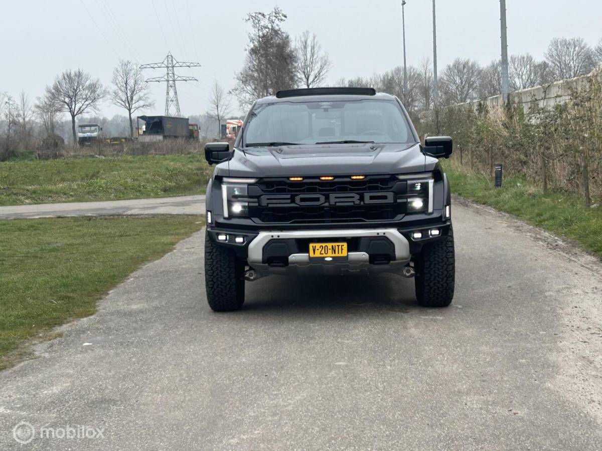 Ford F-150 Ford USA Raptor  37″ Performance package